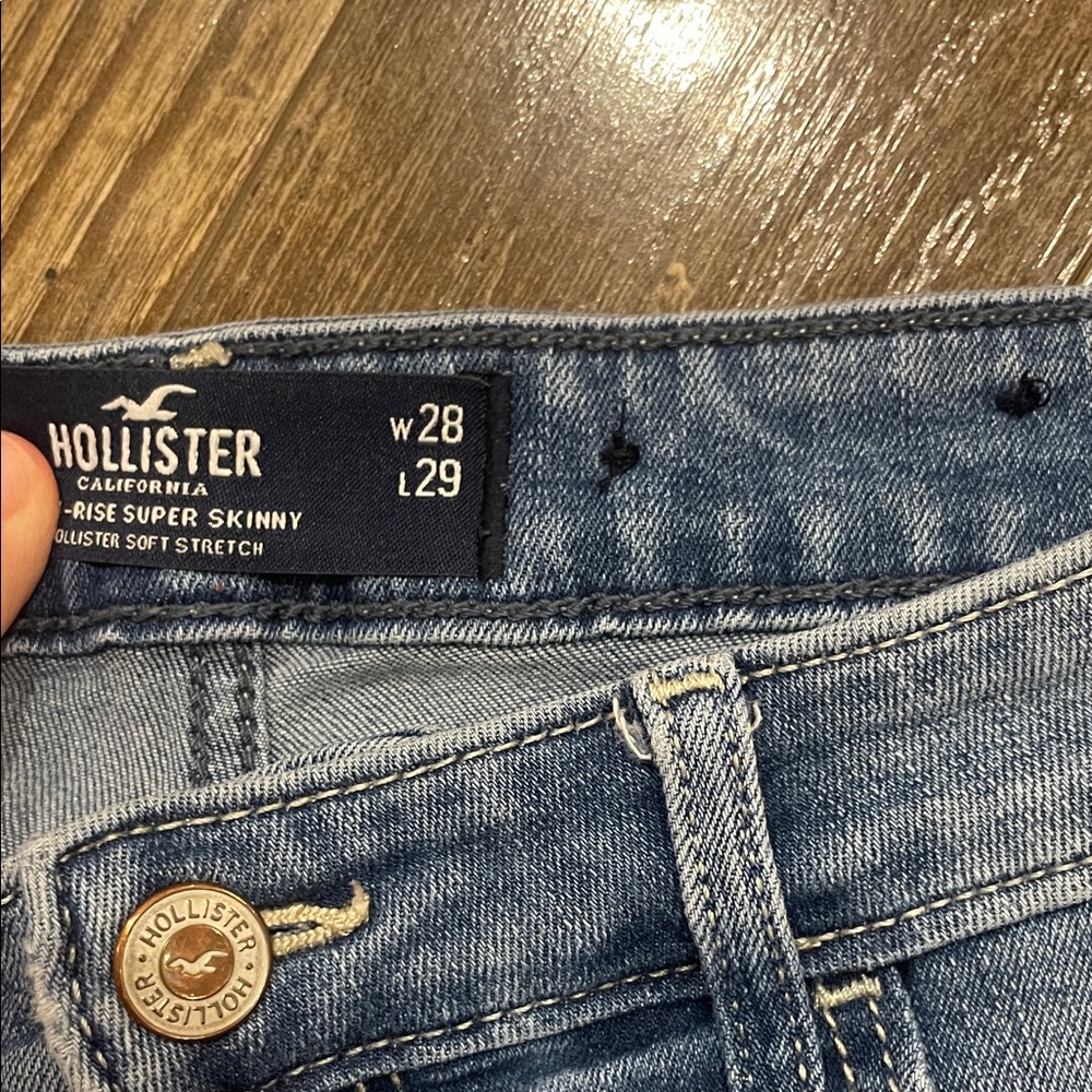 Hollister High Rise Medium Blue Distressed Skinny Jeans Size 28 - Picture 3 of 6